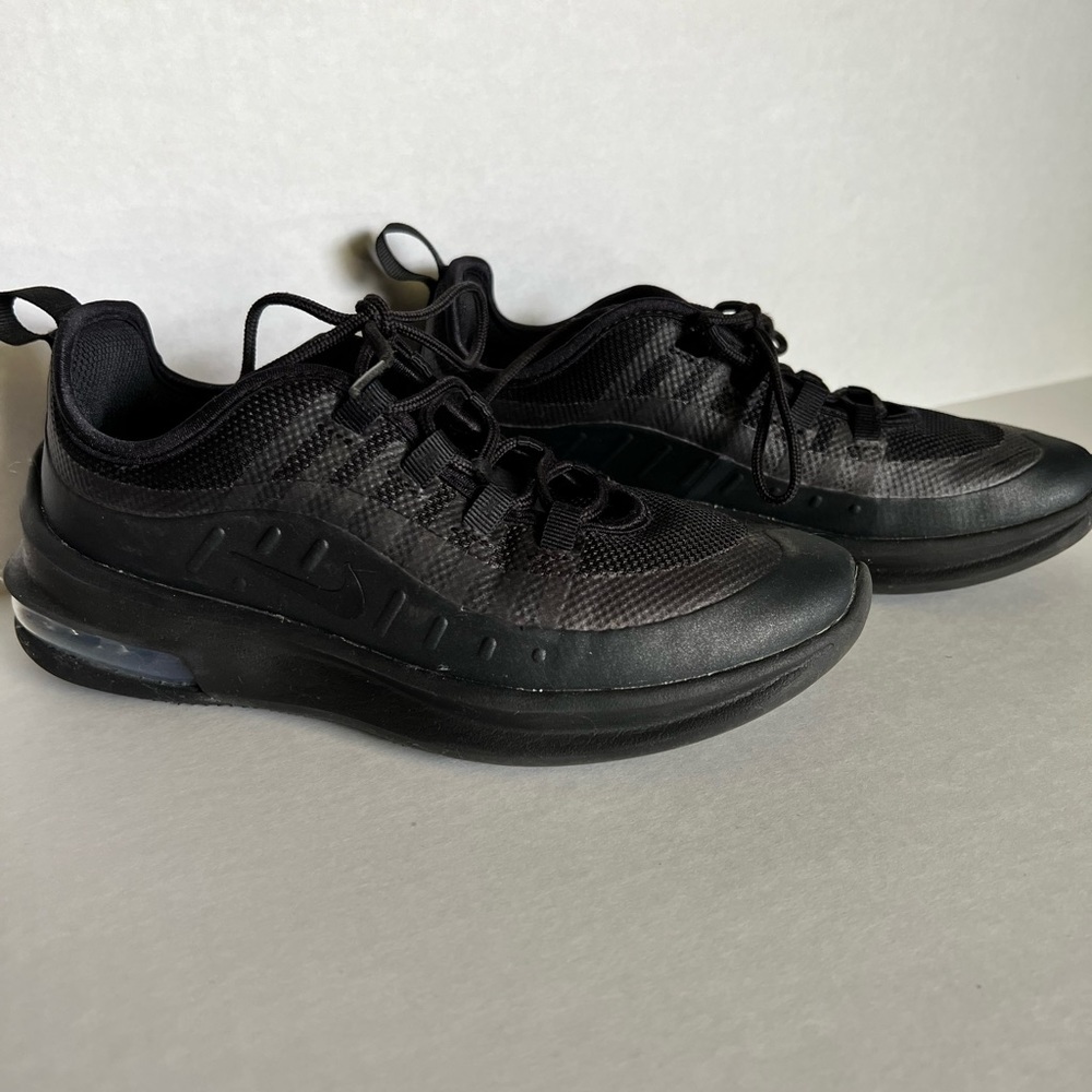 Nike Air max Axis blk/blk size 3Y